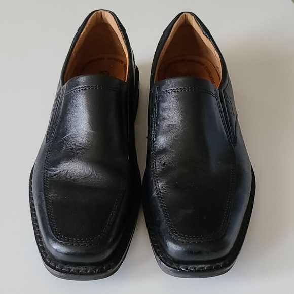 ecco seattle slip on